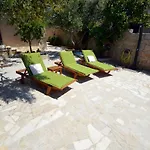 House With Pool And Whirlpool Sara *