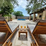 Holiday home House With Pool And Whirlpool Sara