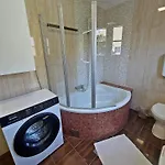 House With Pool And Whirlpool Sara بيت للعطل