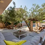 House With Pool And Whirlpool Sara Holiday home *
