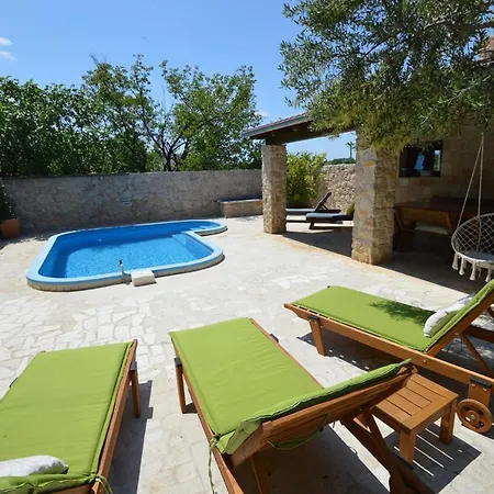 Holiday home Holiday House With Pool And Whirlpool Sara *