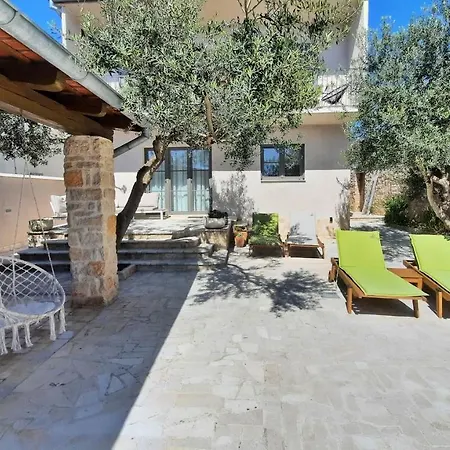 Holiday House With Pool And Whirlpool Sara Holiday home *