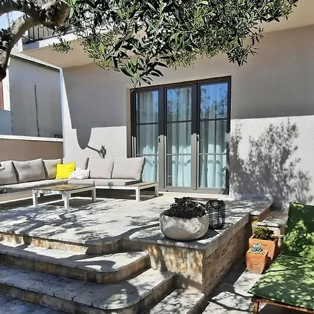 Holiday home House With Pool And Whirlpool Sara *