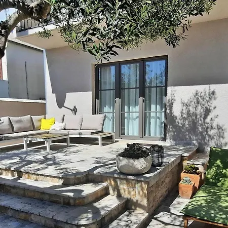 Holiday home Holiday House With Pool And Whirlpool Sara *