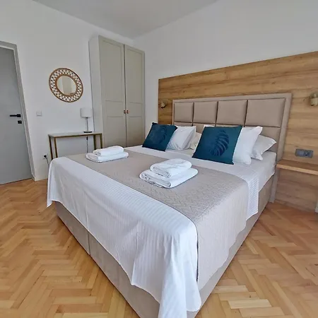 Holiday House With Pool And Whirlpool Sara Holiday home *