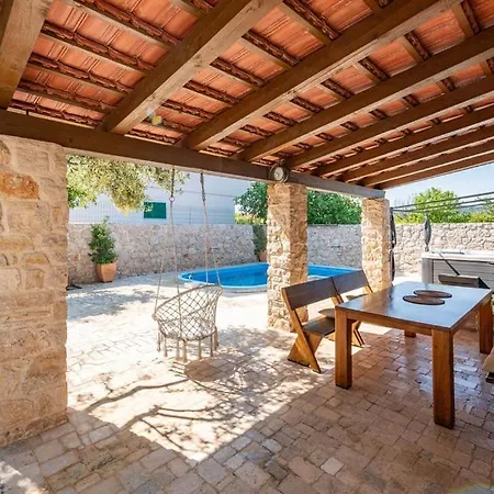Holiday home Holiday House With Pool And Whirlpool Sara *