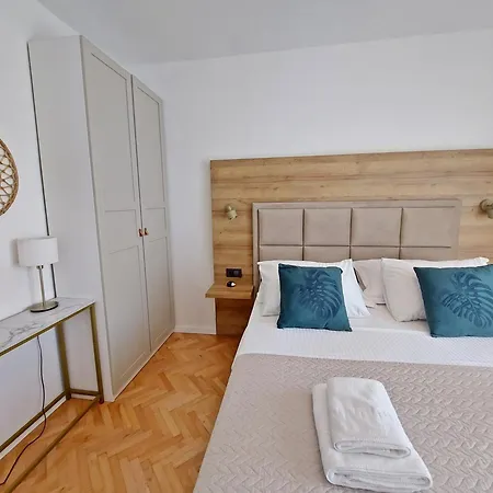 Holiday House With Pool And Whirlpool Sara * Betina (Sibenik-Knin)