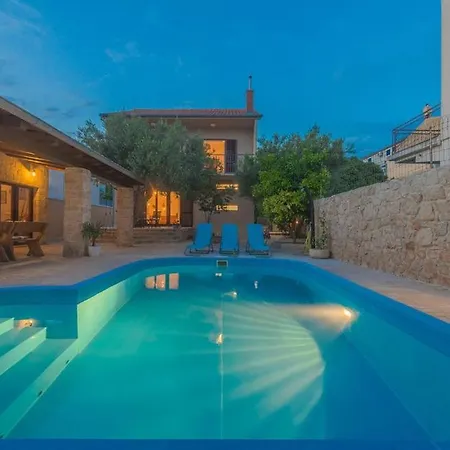 Holiday House With Pool And Whirlpool Sara Betina (Sibenik-Knin)