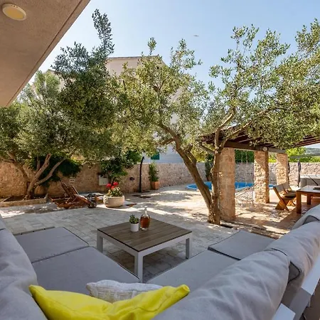 Holiday House With Pool And Whirlpool Sara Holiday home *